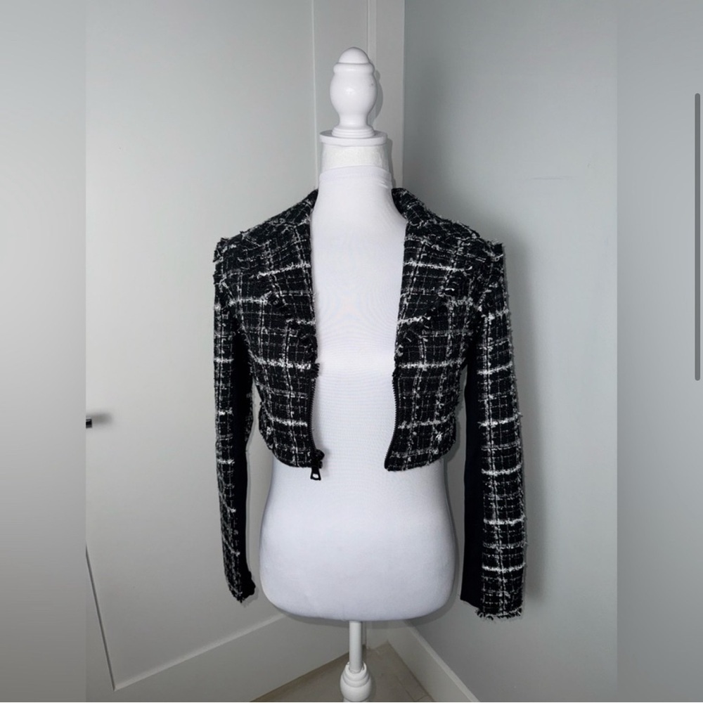 Alice and Olivia Yardley Cropped Fray Hem Jacket/Small - Picture 5 of 12
